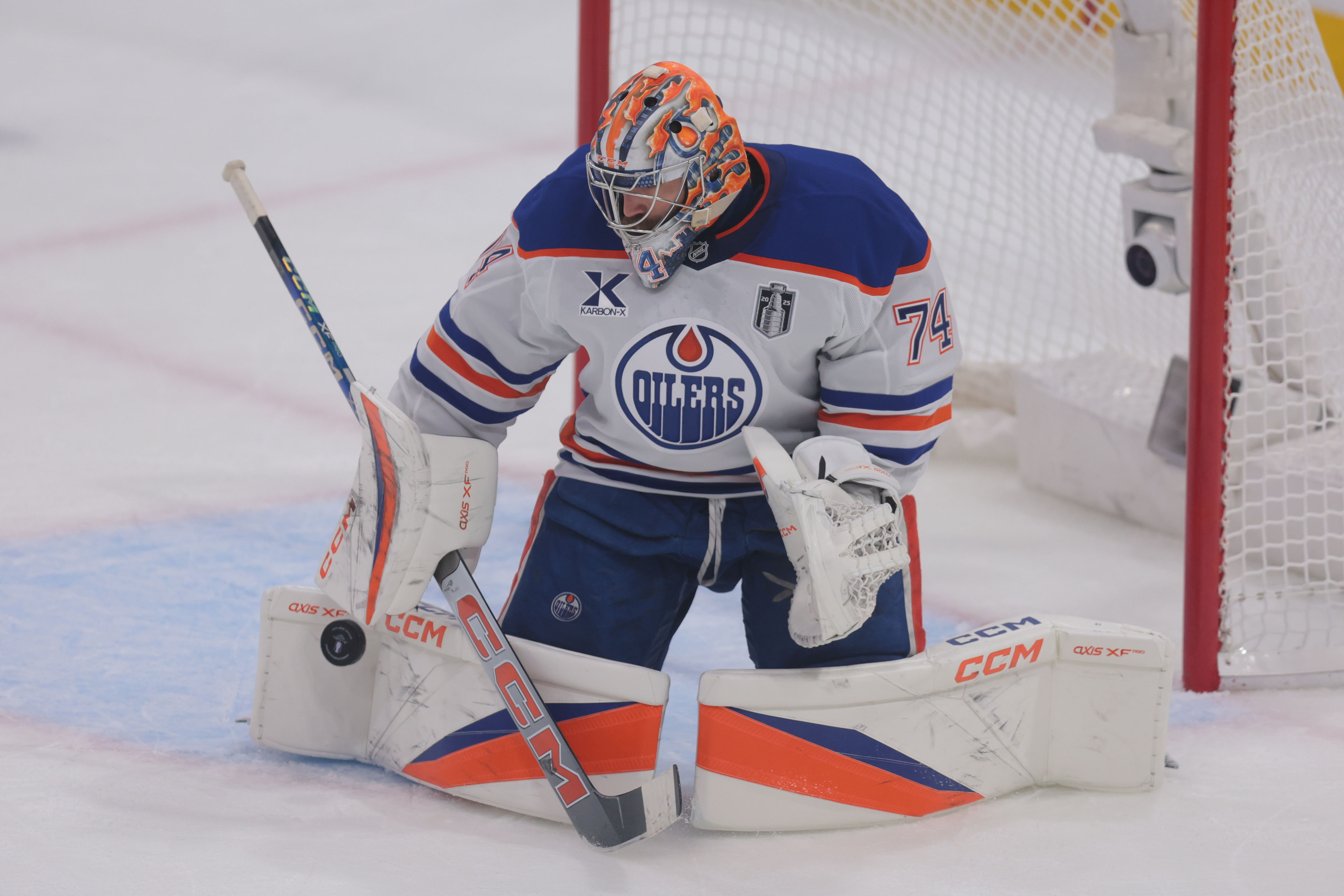 Stuart Skinner is starting tonight (Imagn)